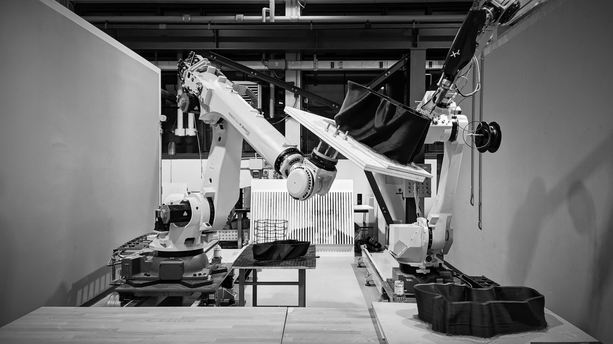 Industrial robot cell